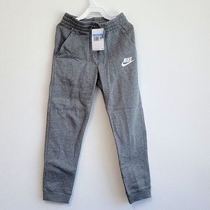 Nike Boy's NSW Club Fleece Joggers Grey